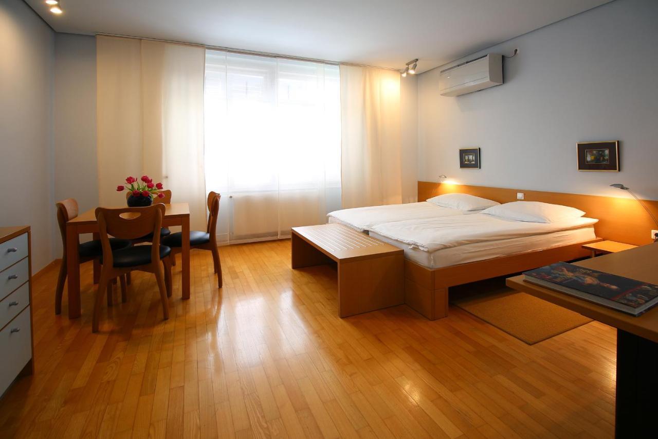 Apartments Villa Boltez คราน ภายนอก รูปภาพ